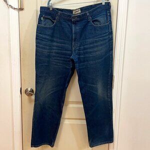L.L. Bean Men's Size 40 X 30  100% Cotton  Natural Fit Jeans. Blue